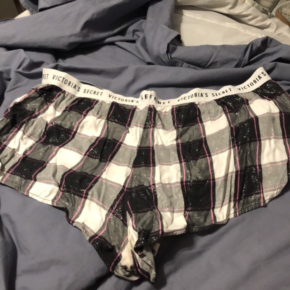 Victoria Secret Sleep Shorts - Picture 2 of 2